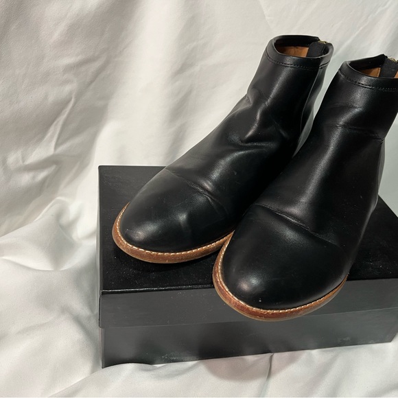 Urban Outfitters Black Leather Ankle Boots - Picture 4 of 6